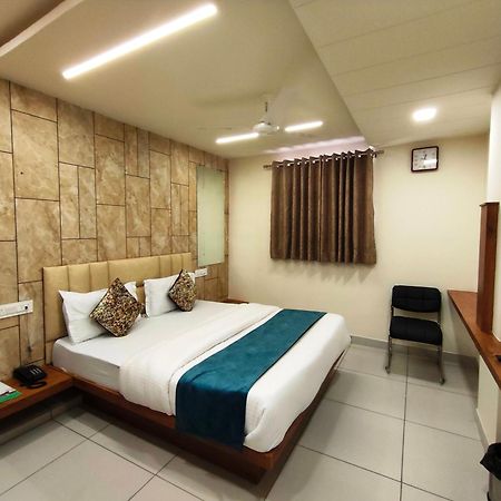 Hotel Kinara Ahmedabad Exterior foto