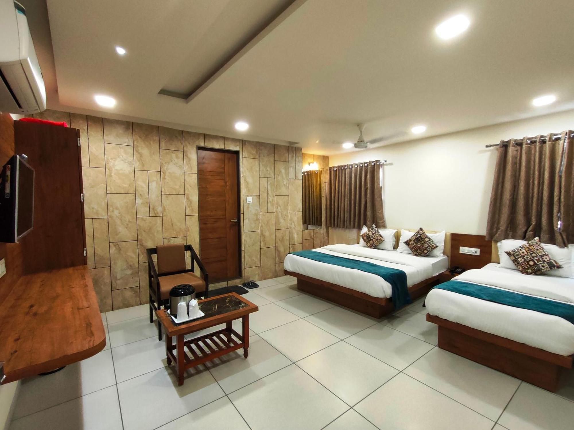 Hotel Kinara Ahmedabad Exterior foto