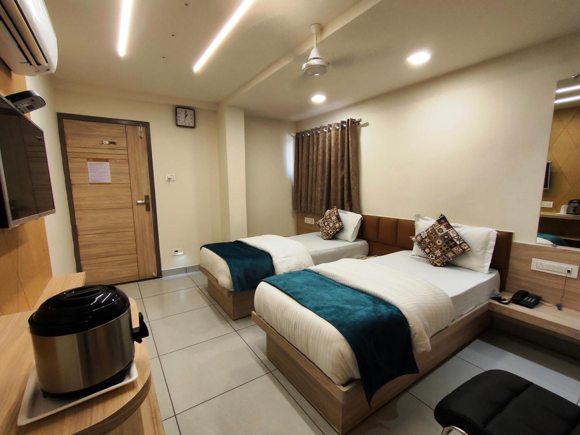 Hotel Kinara Ahmedabad Exterior foto